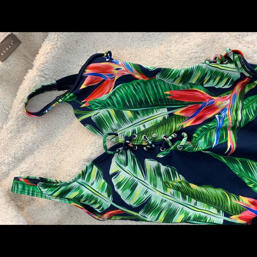 Swimsuit - Picture 3 of 7